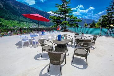 هتل New Ocean Manali !! Near Mall Road