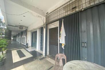 فندق Oyo 93131 Mamapapahouse