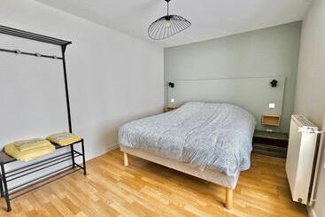 민박 Les Chambres D Hôtes La Guiberdière