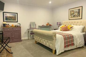 Bed and Breakfast The Midway