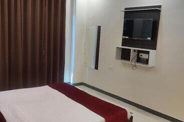 בית מלון כפרי Aastha Shree Dham