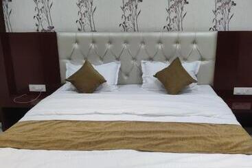 בית מלון כפרי Praj Paradise