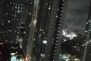 پانسیون Jocelyn Staycation @grass Residences North Edsa