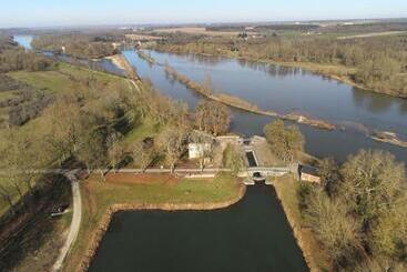 بنسيون Le Relais De Mantelot