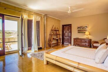 تختخواب و صبحانه Crosslanes Bb