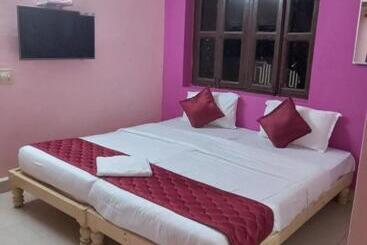 فندق Auro Beach Stays