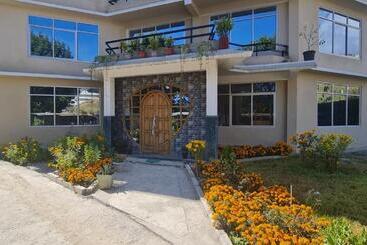 ホテル Dewa Elegance