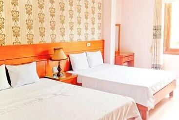 هتل Khách Sạn Hoàng Gia