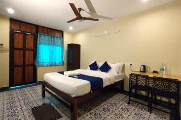 هتل Pv Cottages Serenity Beach