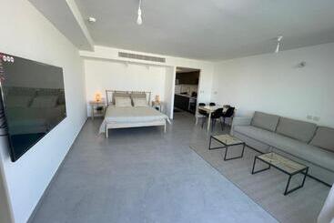 هتل آپارتمان Or Ya Suite