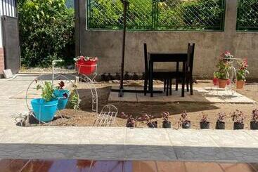 پانسیون Hostal Tika´aaj