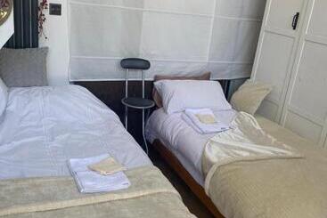 펜션 Studio With A Hot Tub And Garden