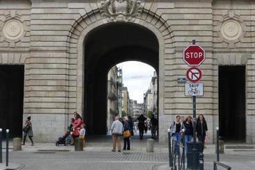 관광객 아파트 Appartement Meublé Proche Gare