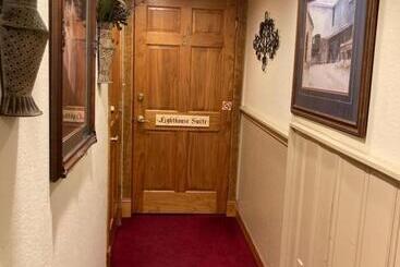 هتل All Seasons Inn