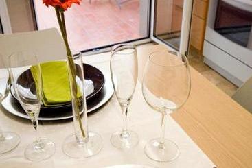 هتل Apartments Figueres
