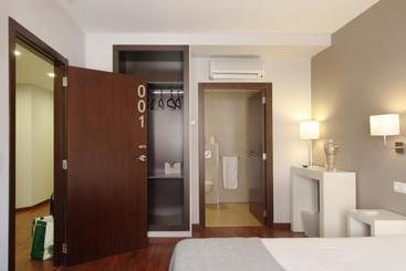 هتل Dormavalencia Hostel Regne