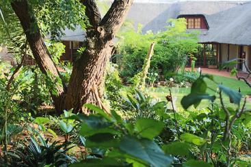 בית מלון כפרי Foreigners Friend Guest House