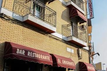 هتل Hostal El Emigrante