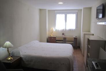 فندق Hostal El Estudio