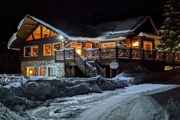 酒店 Juneberry Lodge