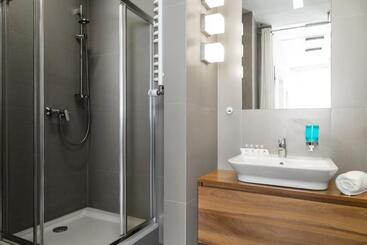 هتل Krakow For You Main Square Apartments