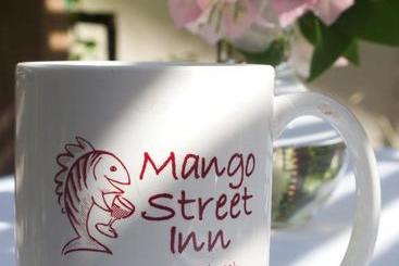 فندق Mango Street Inn
