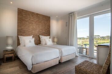 هتل Monte Do Cardal