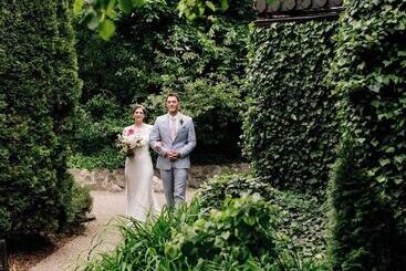 ホテル Stone Chalet Bed & Breakfast Inn