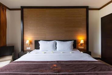 아파트 Sabah Beach Villas & Suites