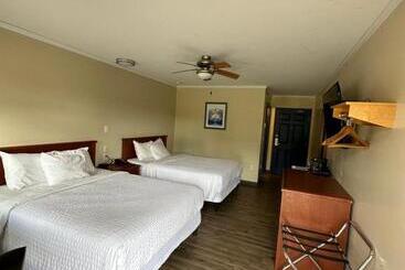 هاستل Travellers Inn Fredericton Nb
