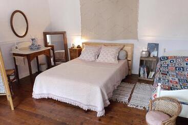 Bed and Breakfast A L école... Buissonnière