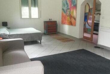 مبيت وإفطار Casa Aroma