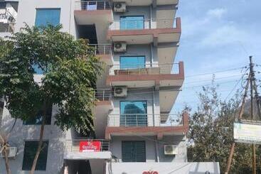 فندق The Royale Stay