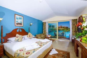 호텔 Titanic Aqua Park Resort Fun City