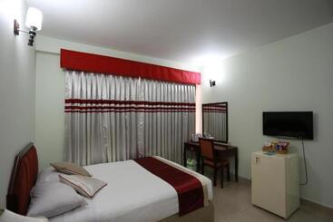 Meridian Hotel & Restaurant