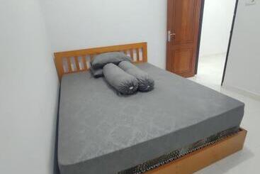 پانسیون Home Syariah Guest House Ampana