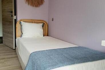 Пансион Chambres D Hôtes à  5min De Pairi Daiza Et  30min D Ath Et Mons