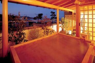 ريوكان Hanatsubaki