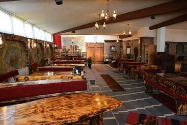 St. George Hotel & Restaurant