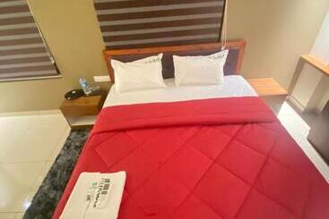 هتل Redbell Suites Kizhisseri
