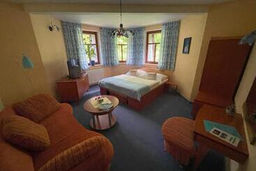 Motel Na Vrchu Baba S.r.o