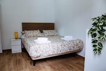 هاستل Triana Riverside