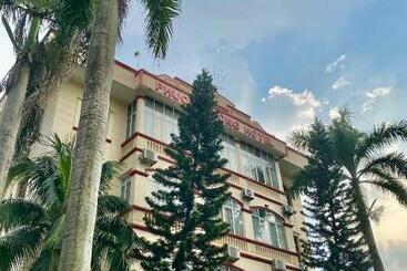 هتل Khách Sạn Phương đông