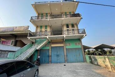 酒店 Spot On 93075 Nova Jaya 2 Homestay Syariah