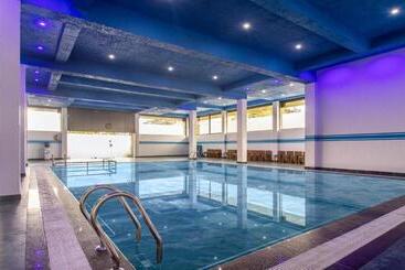 בית מלון כפרי Treebo The Rove