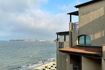 Апарт-отель Oazis Vip Club