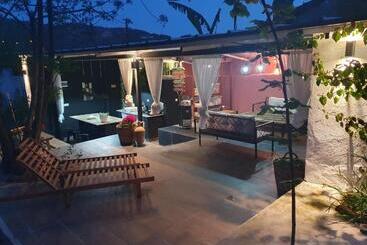 بنسيون Baykus Guesthouse Konukevi