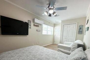 بنسيون Private Suite With Private Gym&patio, Minutes To Beaches, Up To 4 Guests