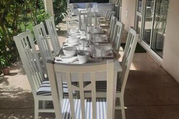 Пансион Tropicana Guesthouse