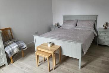 Bed and Breakfast Bright, Quiet Room In The Center Of Newbury